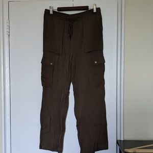 Green cargo pants